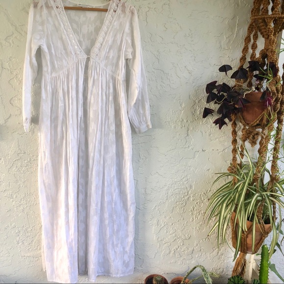 Vintage Boho Long Shrug - Picture 2 of 8